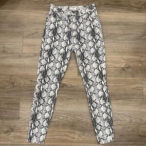 FRAME high rise cigarette skinny jeans!